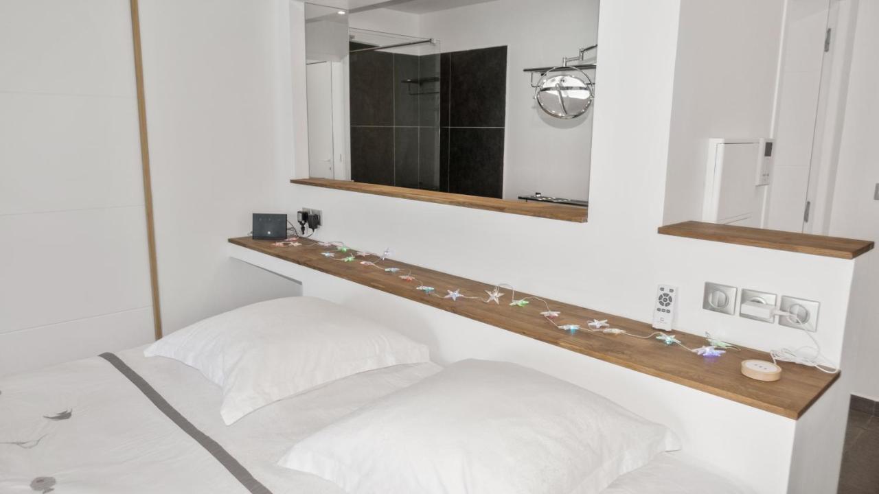 Official Page "Residence Bleu Marine" - Sea View Apartments & Studios - Saint-Martin French Side Grand Case Room photo
